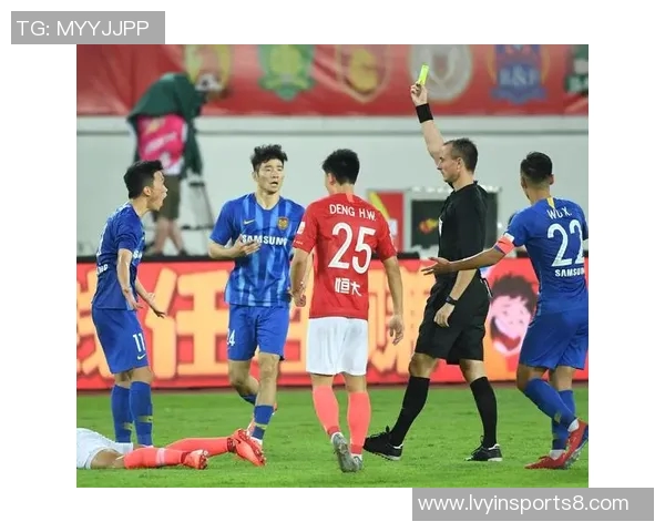 恒大与苏宁决赛次回合激战在即谁能捧起冠军奖杯的荣耀之战 恒大与苏宁决赛次回合激战在即谁能捧起冠军奖杯的荣耀之战